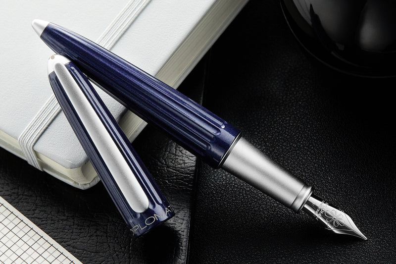 (Bottom Shelf) Diplomat Aero Fountain Pen - Midnight Blue